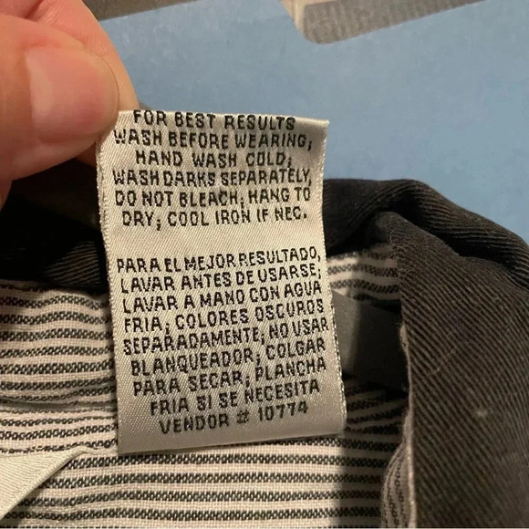 Victoria Jones Embroidered Cat Button Down Shirt - Picture 6 of 6